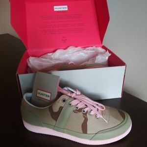 HUNTERS BOOTS